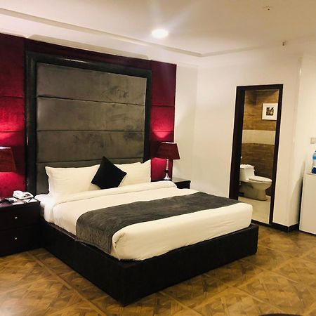 Hotel Oban Лахор Экстерьер фото