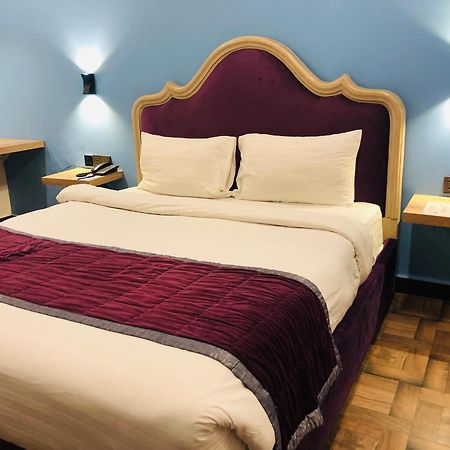 Hotel Oban Лахор Экстерьер фото