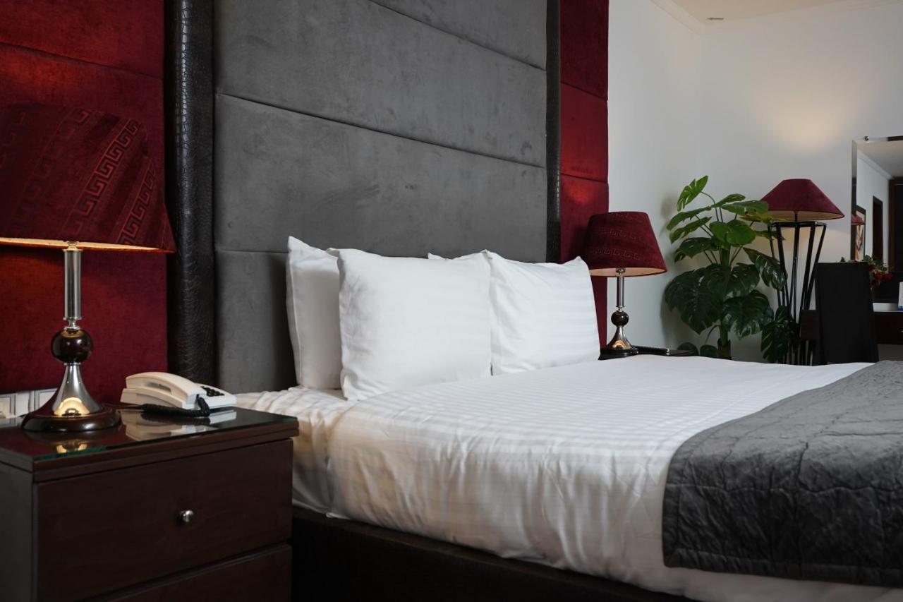 Hotel Oban Лахор Экстерьер фото