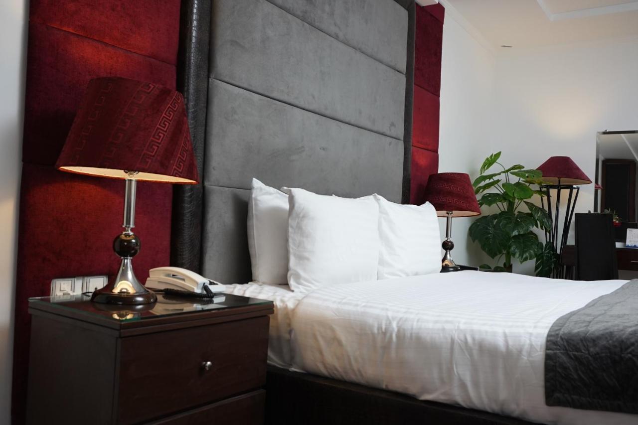 Hotel Oban Лахор Экстерьер фото