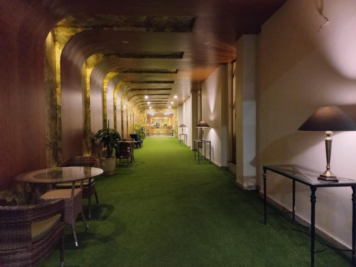 Hotel Oban Лахор Экстерьер фото