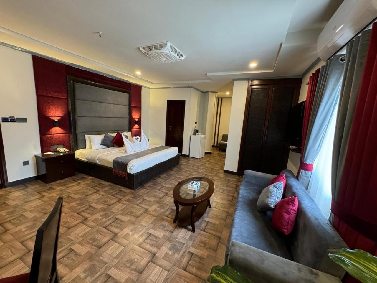 Hotel Oban Лахор Экстерьер фото