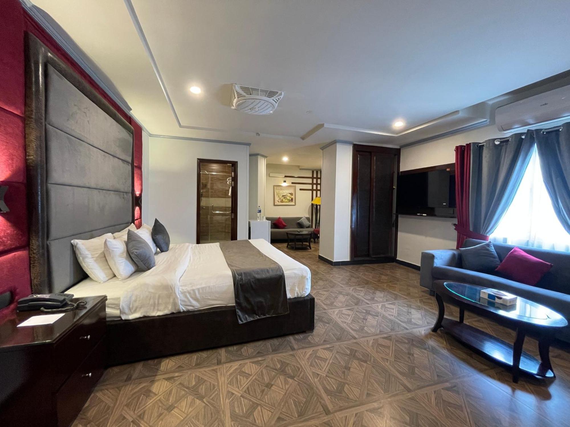 Hotel Oban Лахор Экстерьер фото